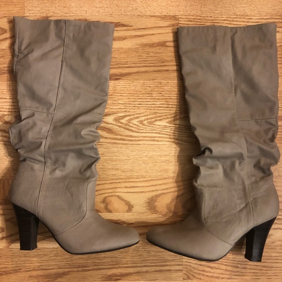 Women’s Qupid Slouch Heeled Boots - Picture 3 of 8